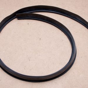 "T" section rubber bonnet seal (below windscreen)