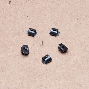 Front grille fastening clips (per 5) 8mm square hole